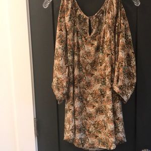 Green & gold slit-sleeved empire waist blouse